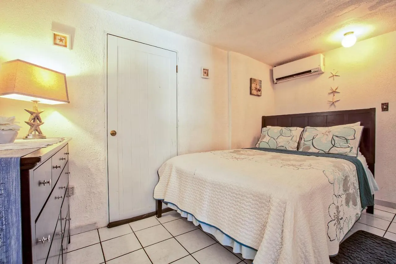 Hotel Coconut Palms Inn Rincon